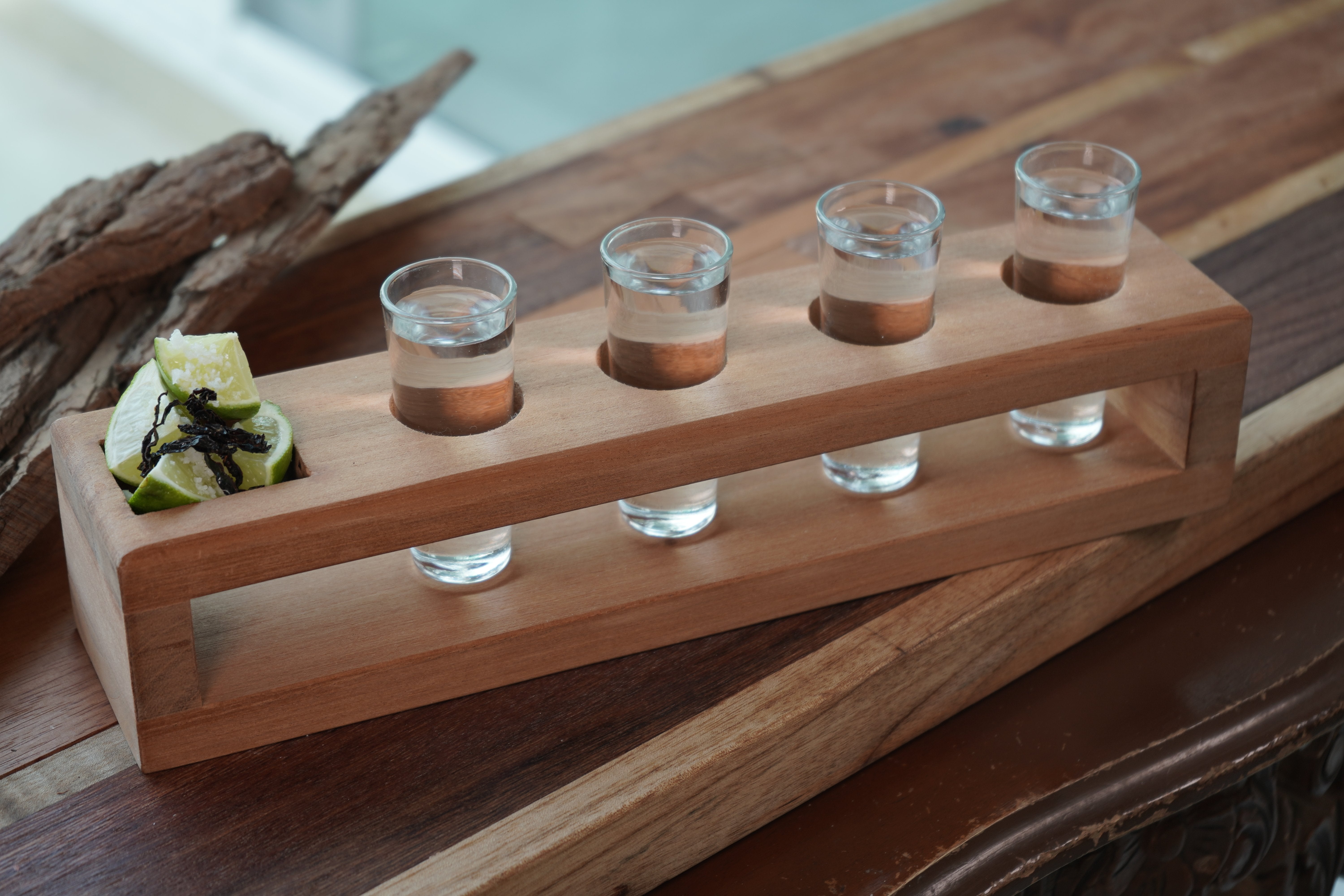 PORTA TEQUILEROS DE MADERA - 4 SHOTS